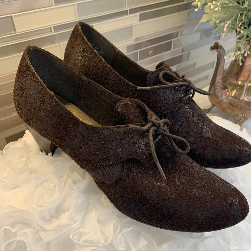 Faux Suede Dress Pump